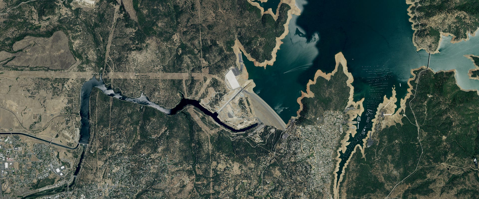 Aerial photo of Lake Oroville and its shoreline
